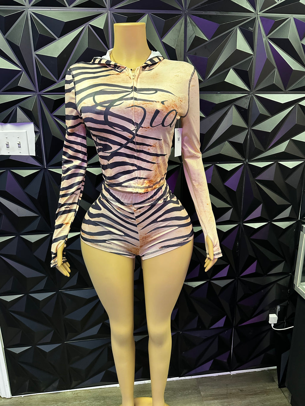 Gia Set image 5